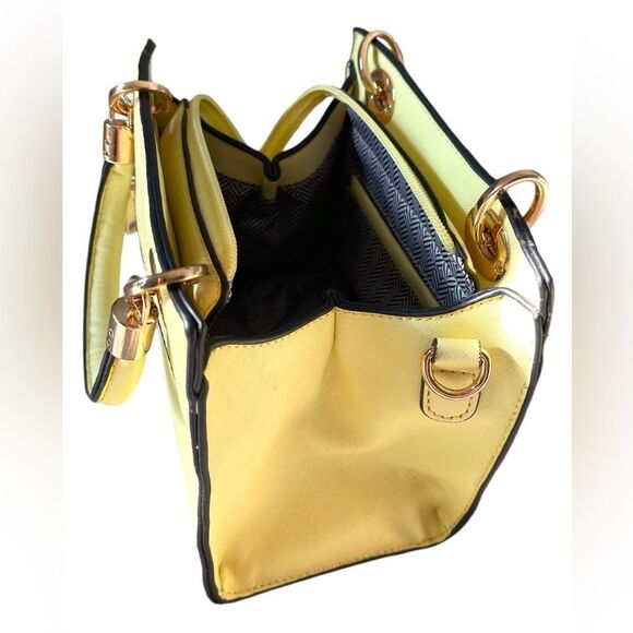 Yellow crossbody purse - Picture 5 of 5